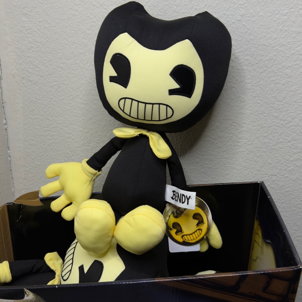 Bendy 16” Plush Toy NWT Black Yellow Bendy and the ink Machine Doll